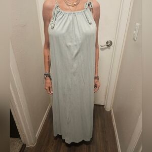 Elegant Light Gray Sleeveless Dress